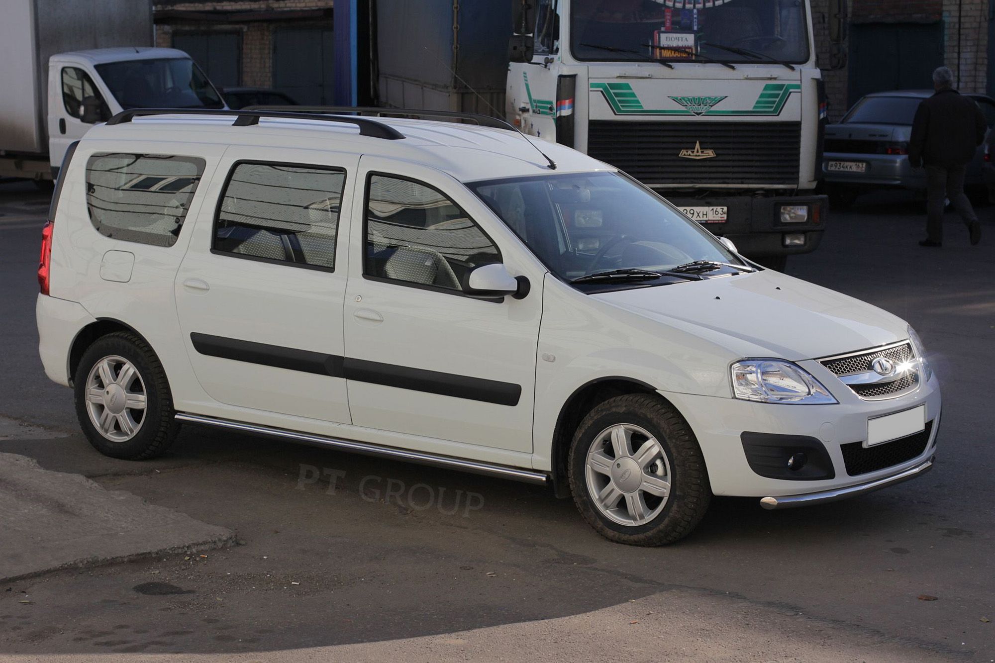 Photo 8